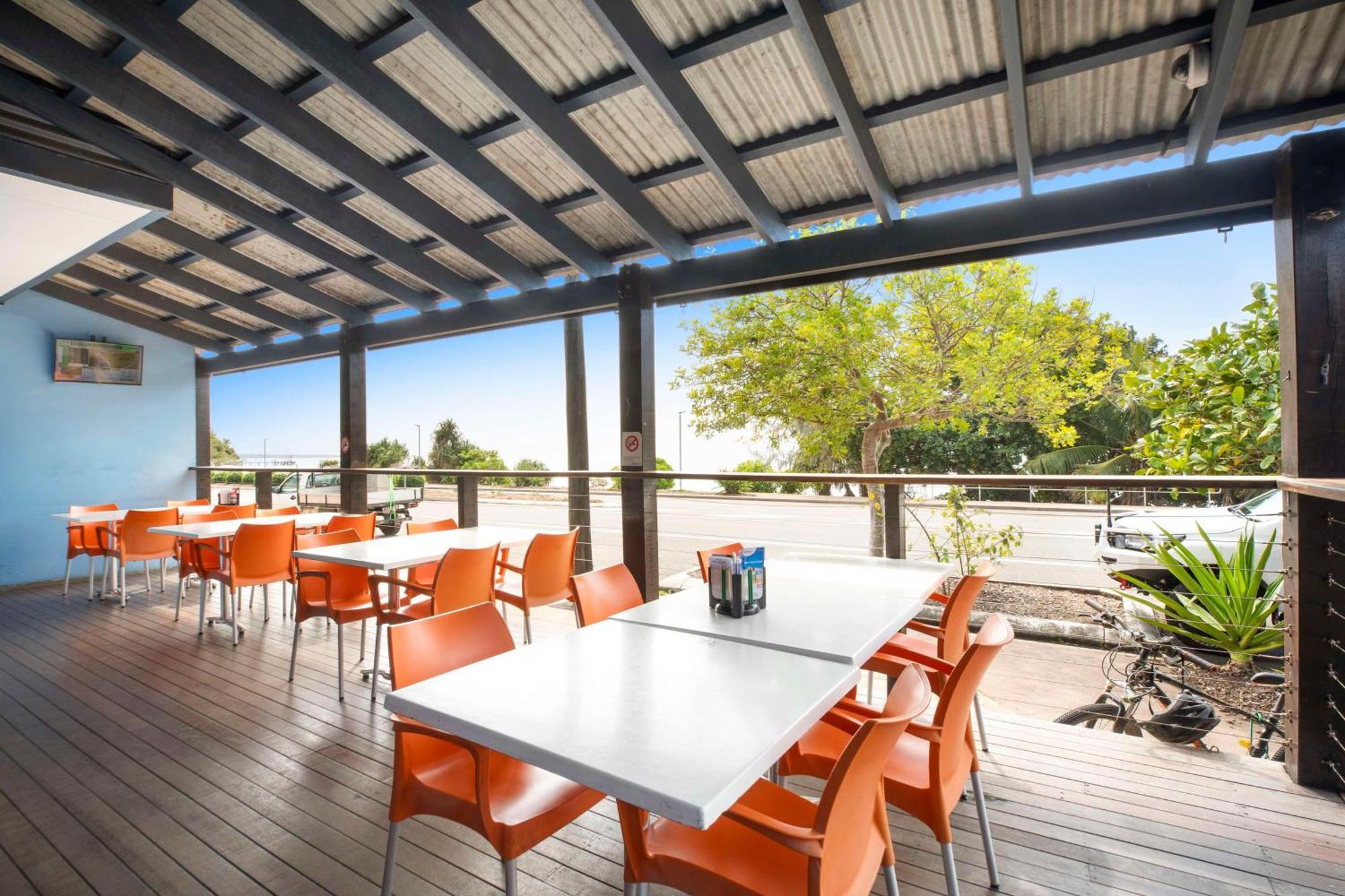 Nightcap At Marine Hotel Cardwell Exterior photo